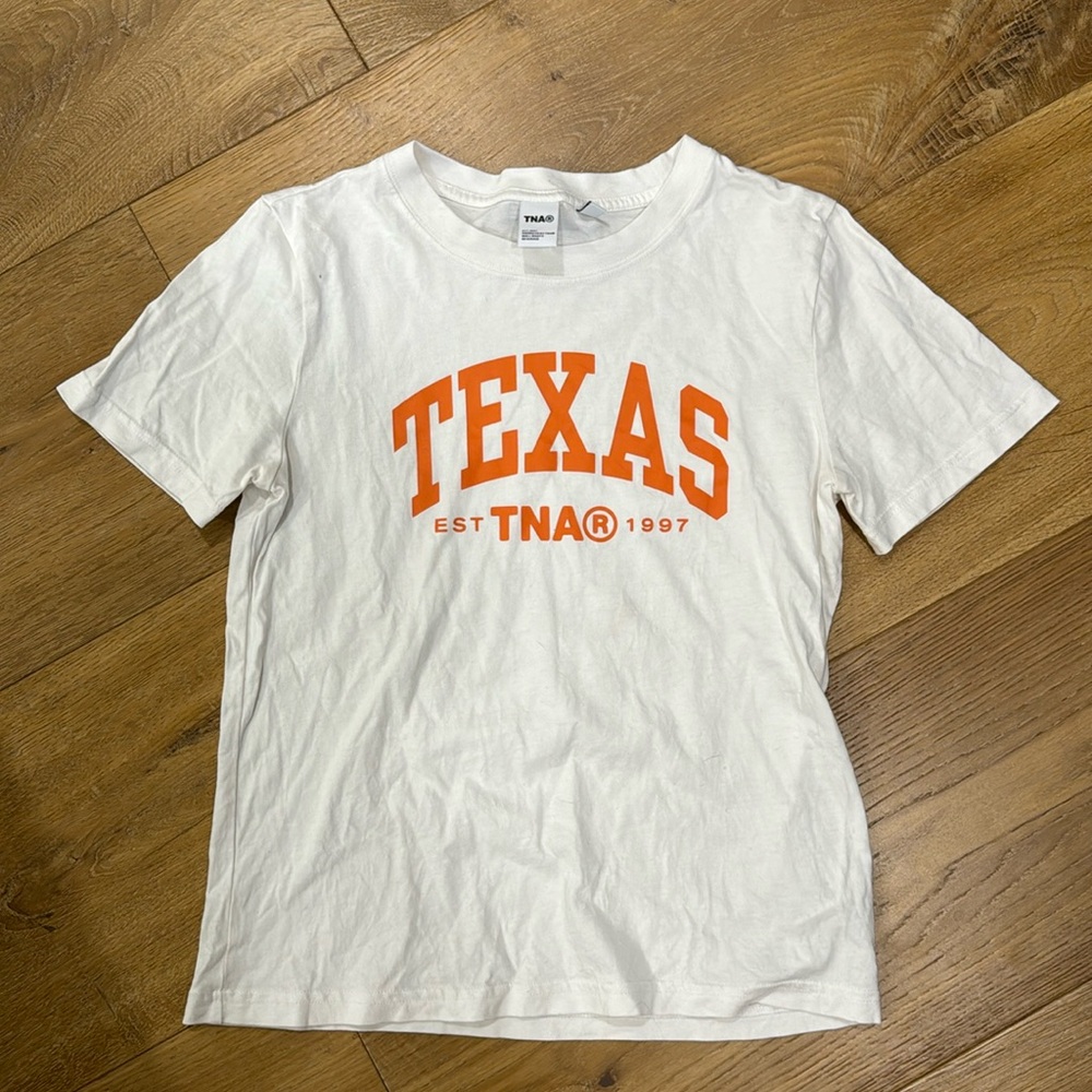 aritzia tna tee